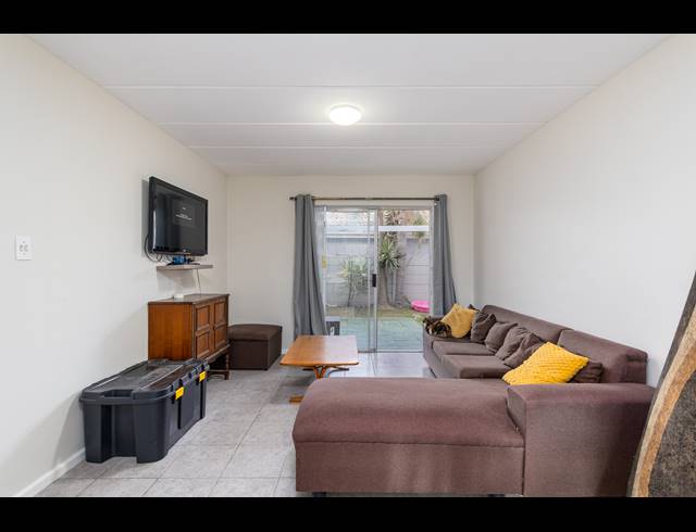 2 BEDROOM APARTMENT FOR SALE IN WEST BEACH